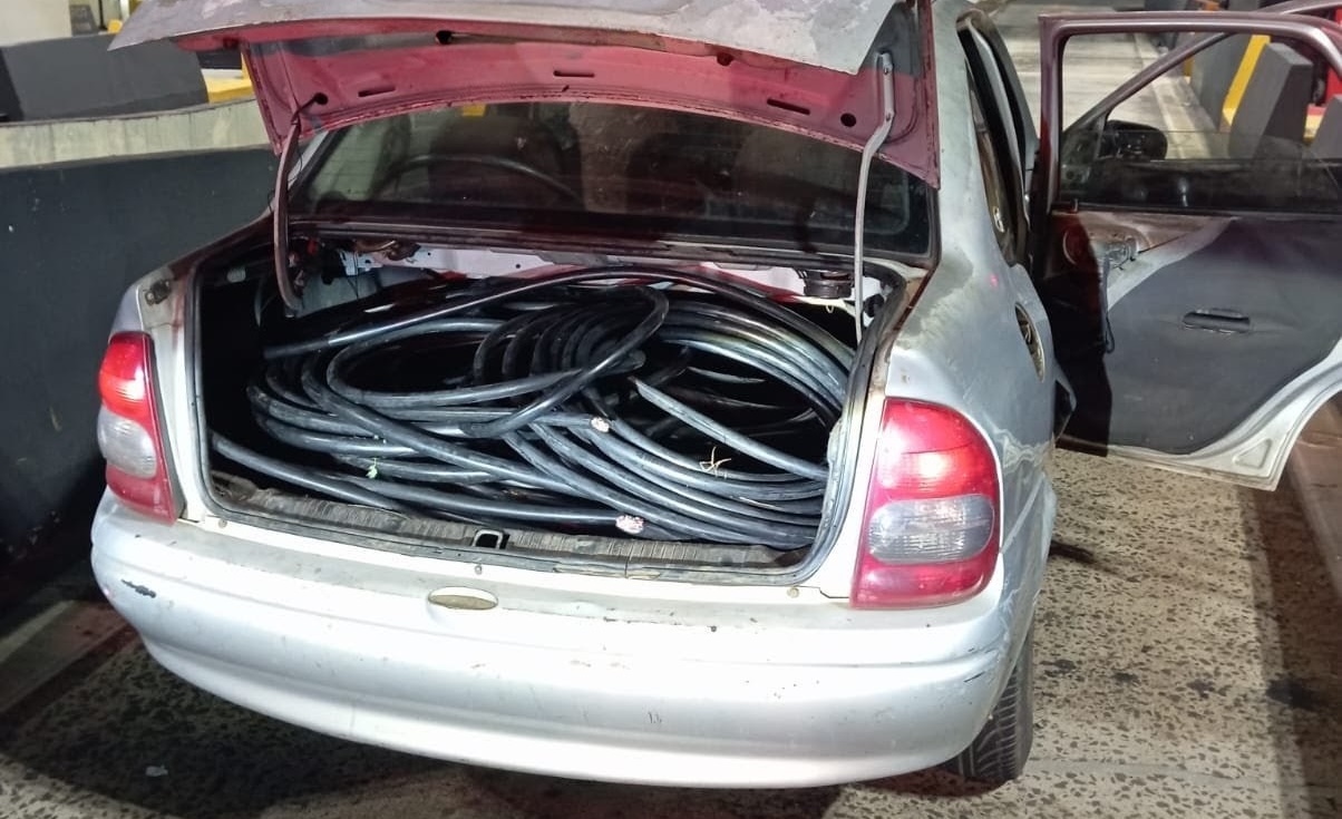 Suspeitos de São Carlos são detidos por furto de fiação em Porto Ferreira