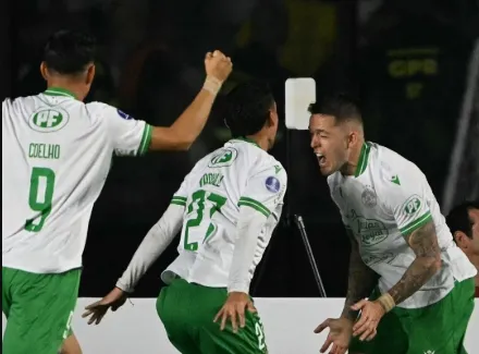 Vasco perde para o Audax Italiano-CHI, reclama do VAR e sofre virada em São Januário