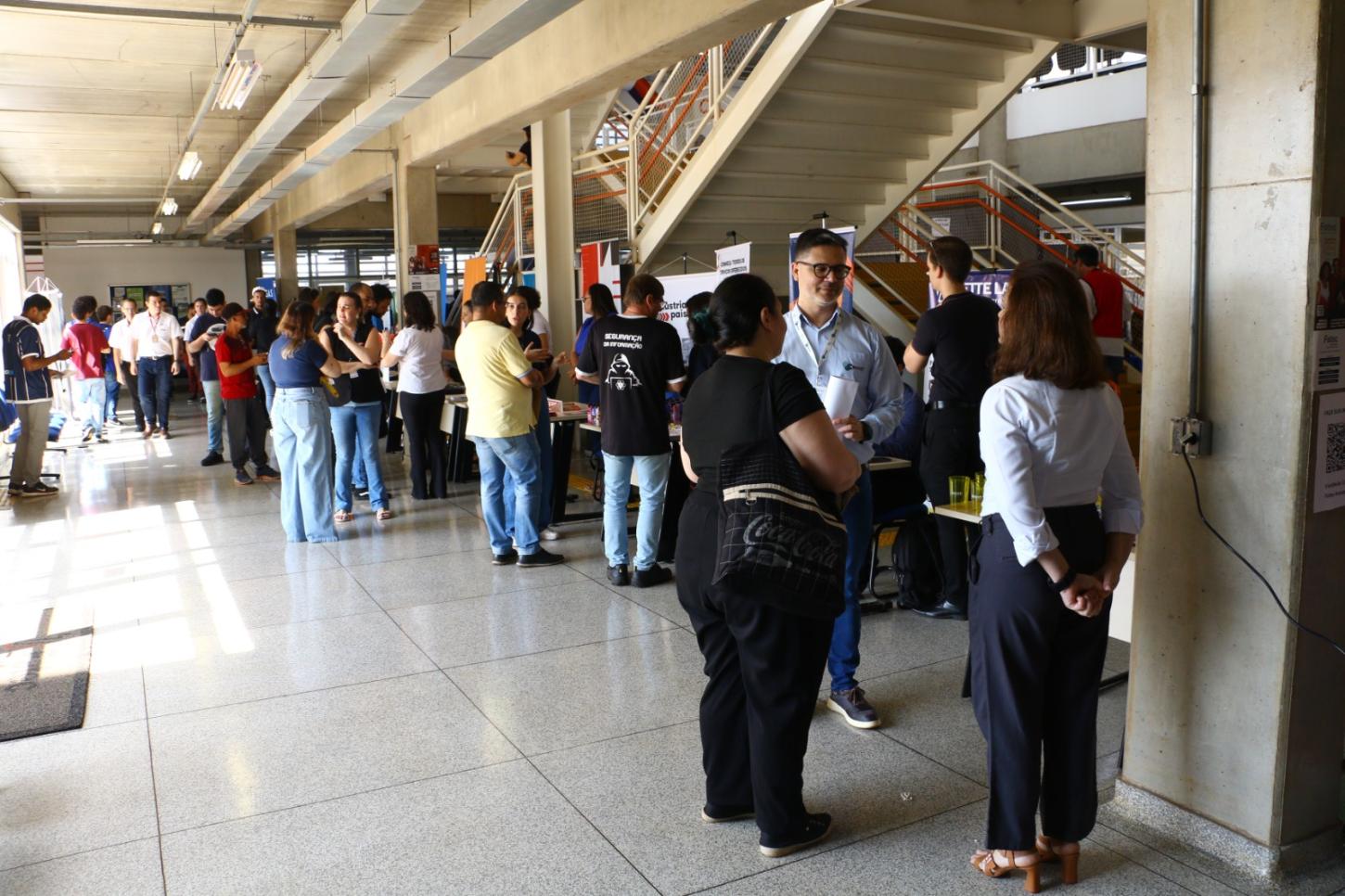 2ª Feira da Empregabilidade conecta vagas, tecnologia e preparação profissional em Araraquara 