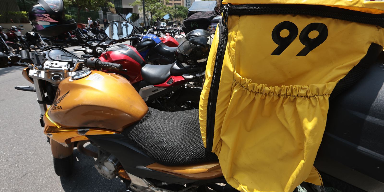 99 lança tecnologia avançada para monitorar motociclistas e elevar a segurança viária
