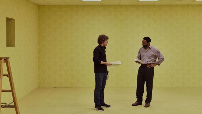 “Backrooms: Um Não Lugar” estreia na Moviecom com terror inspirado em fenômeno da internet