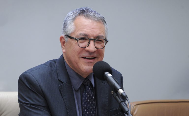 Ministro da Saúde, Alexandre Padilha, será sabatinado na Câmara sobre prioridades da pasta