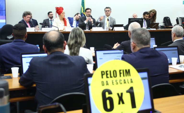 Comissão da Câmara dos Deputados ouve sindicatos sobre jornada de trabalho e fim da escala 6x1 nesta terça-feira