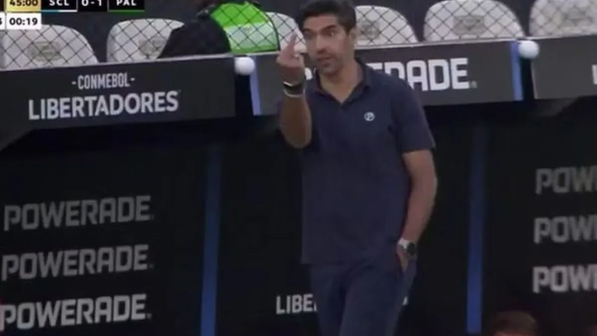 Conmebol aplica multa a Abel Ferreira por gesto ofensivo em jogo do Palmeiras
