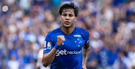 Cruzeiro vence Chapecoense em jogo com VAR decisivo e sobe na tabela do Brasileirão