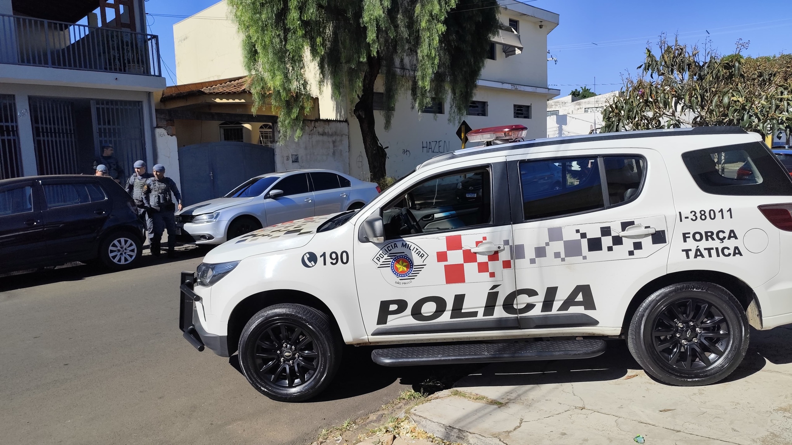 Força Tática apreende R$ 85 mil em notas falsas e prende dois suspeitos