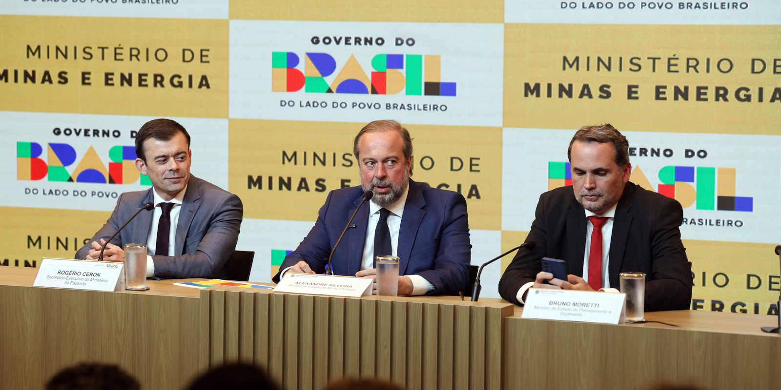 Governo federal anuncia subsídio para gasolina e diesel em até R$ 0,89