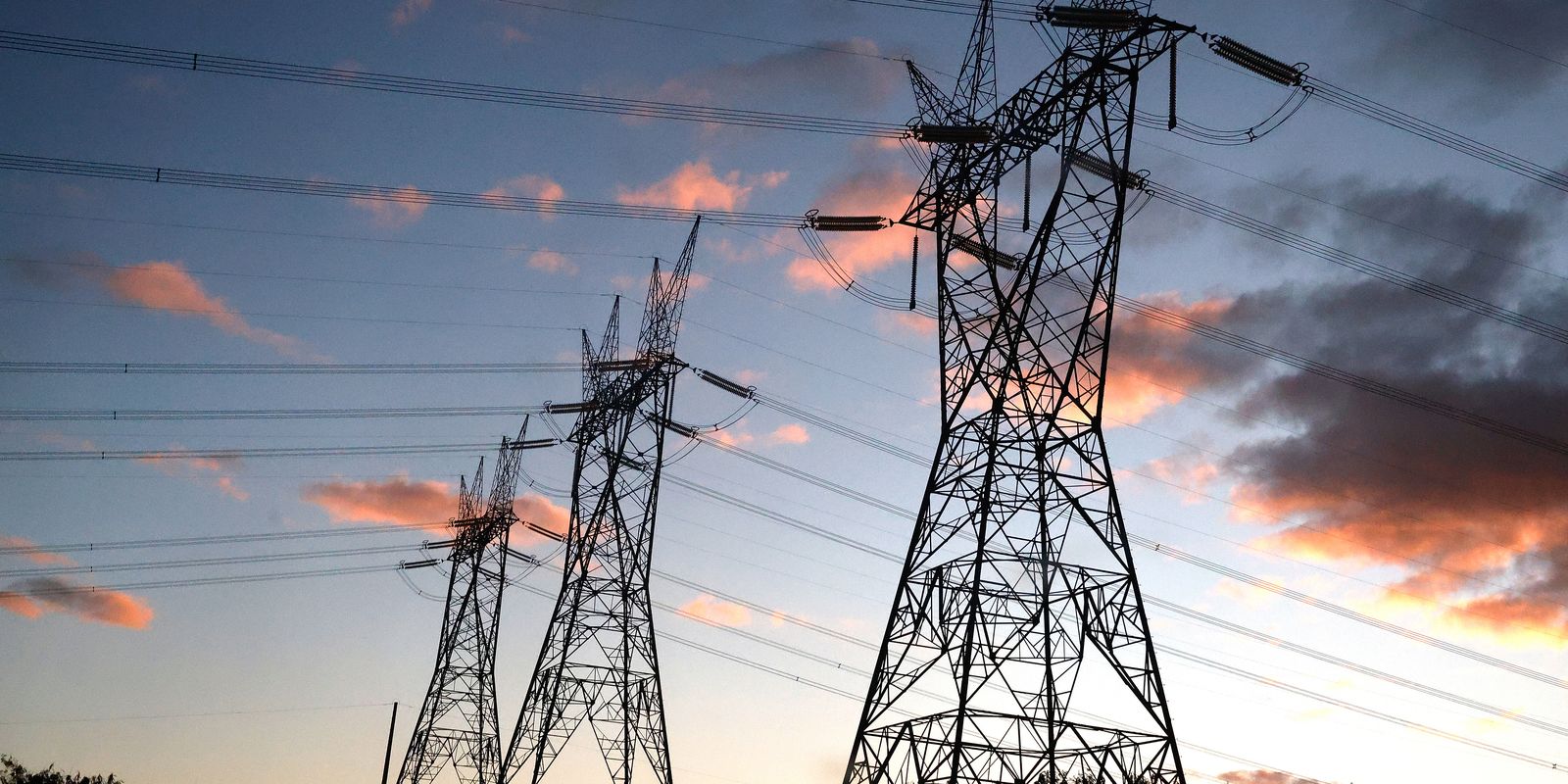 Governo federal antecipa renovação de contratos com distribuidoras de energia em 13 estados