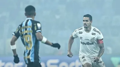 Grêmio conquista virada emocionante sobre o Santos e o empurra para a zona de rebaixamento do Brasileirão
