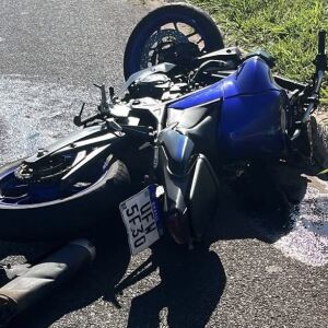 Motociclista perde a vida em colisão com carros estacionados em Matão