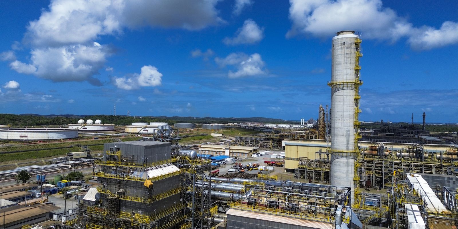 Refinarias da Petrobras superam 100% de capacidade, impulsionando a produção de combustíveis