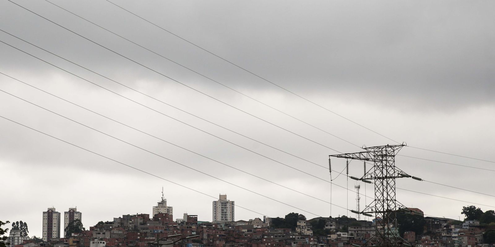Defesa Civil de SP alerta para temporais isolados e queda de temperatura