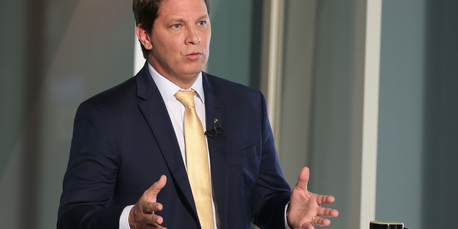 STF tenta notificar Mário Frias sobre apuração de emendas para filme de Bolsonaro