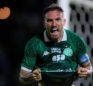 Willian Farias marca e assegura posição do Guarani na tabela