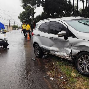 Colisão entre Ford EcoSport e Volkswagen Gol é registrada em Santa Felícia