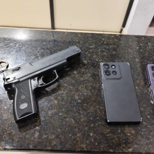 Adolescentes são detidos pela PM no Gonzaga após roubo de carro com réplica de arma