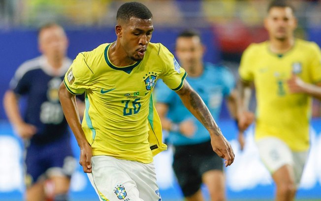 Ancelotti mantém Rayan e repete escalação da seleção brasileira pela primeira vez