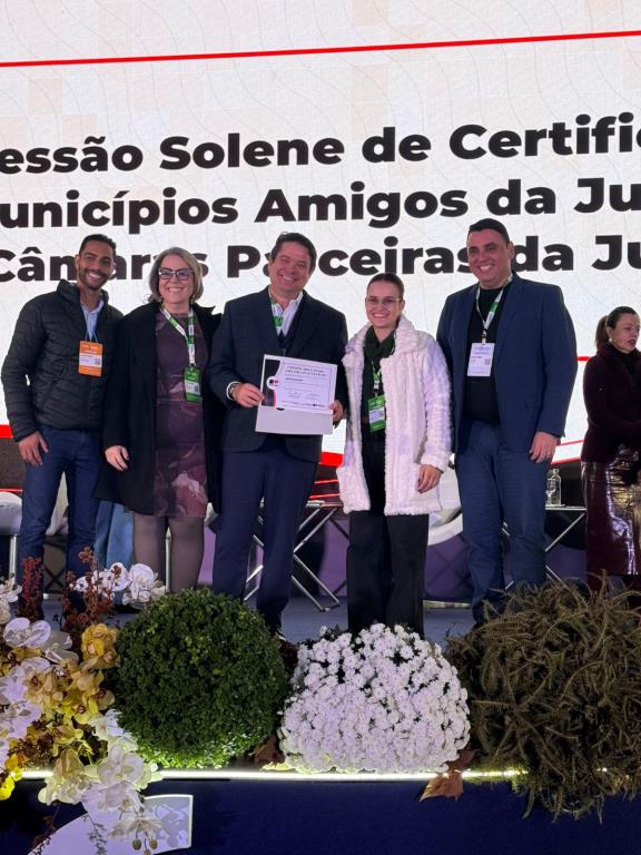 Araraquara recebe certificado de Município Amigo da Juventude e garante verba para políticas públicas