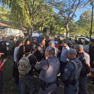 Polícia Militar intervém em confusão entre pré-candidato e estudantes na UFSCar