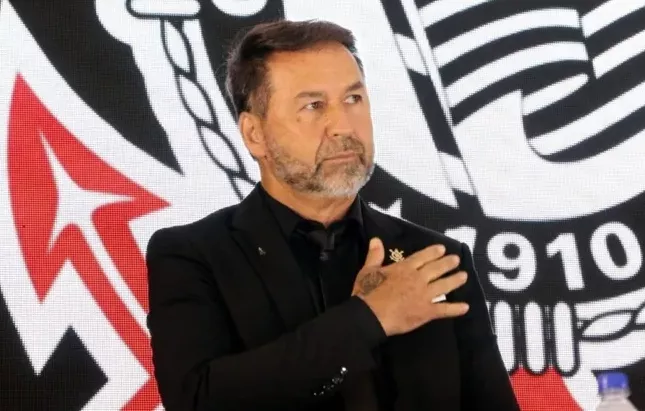 Augusto Melo é expulso do Corinthians após julgamento interno