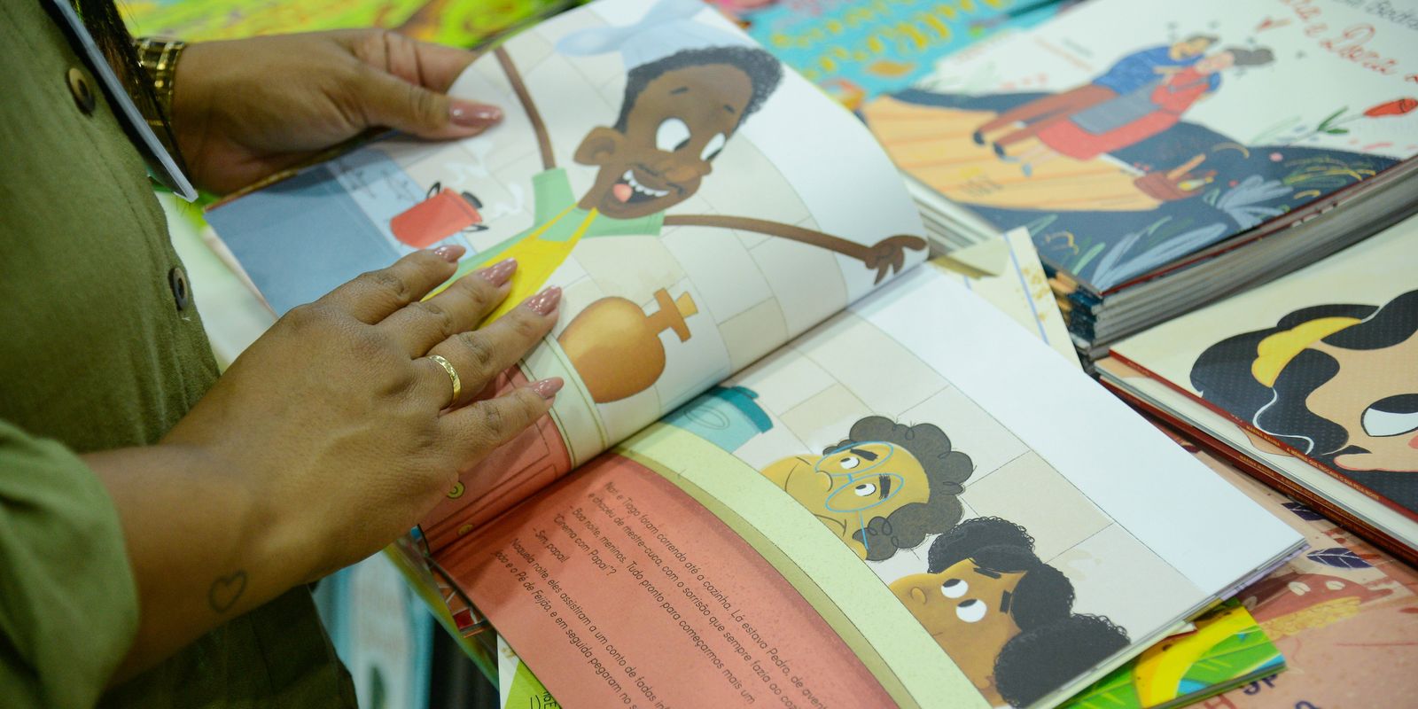 Bienal nas Escolas adota tema da Copa do Mundo para impulsionar a leitura no Rio de Janeiro
