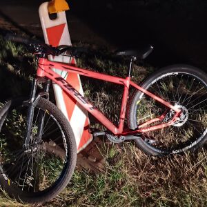 Ciclista sofre queda na Rodovia Washington Luís e fica ferido em São Carlos