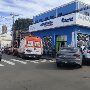 Motorista sofre mal súbito e provoca colisão entre Equinox e Virtus no centro de São Carlos