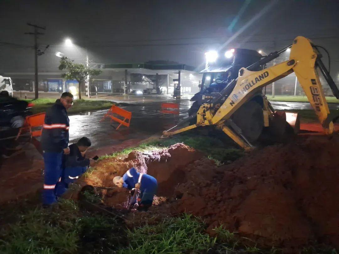 Daae realiza serviço emergencial para sanar vazamento de água no Jardim Serra Azul