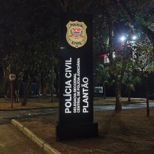 Agressão e danos em condomínio de São Carlos após desentendimento entre vizinhos