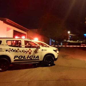 Residência e caminhonete são atingidas por disparos de arma de fogo em Descalvado
