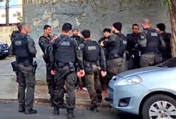 Agentes da Dise cumprem mandados em operação contra o tráfico de drogas
