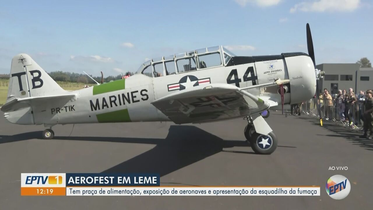 Esquadrilha da Fumaça atrai multidões para o Aerofest em Leme