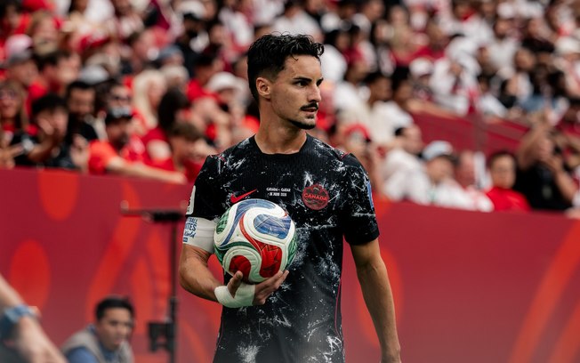 Stephen Eustáquio garante a vitória do Canadá e mantém o sonho na Copa do Mundo