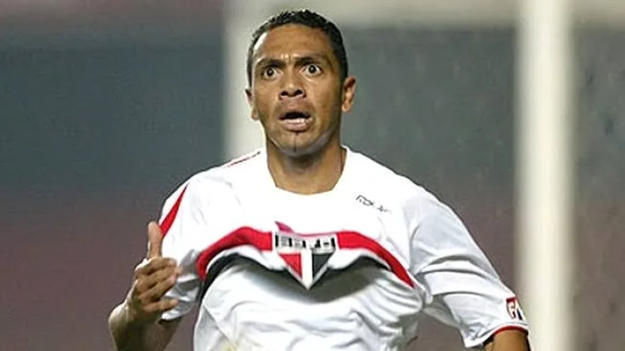Ex-atacante Leandro é detido em São Paulo por dívida de pensão alimentícia