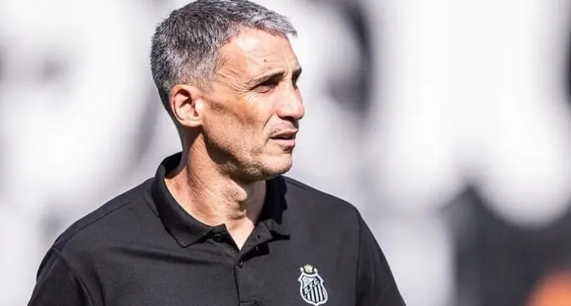 Juan Pablo Vojvoda, ex-técnico do Santos, é o novo comandante do Racing na Argentina