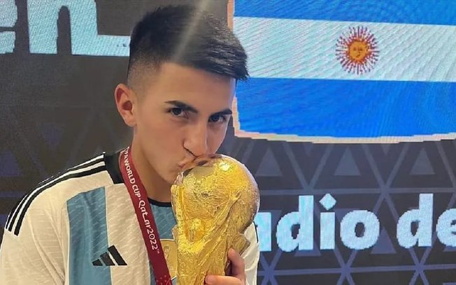 FIFA suspende o <strong>transfer ban</strong> do <strong>Botafogo</strong> relacionado a Thiago Almada