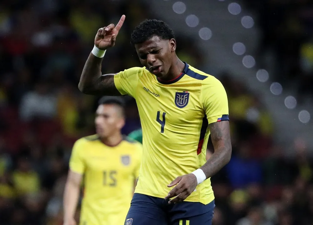 Arboleda enfrenta momento turbulento com punições no Equador e São Paulo, fora da Copa do Mundo