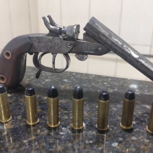 Força Tática prende homem com arma de fogo no bairro Antenor Garcia, em São Carlos