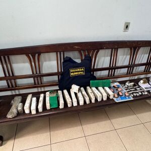 Guarda Municipal de São Carlos intercepta grande quantidade de drogas em mata do Monte Carlo