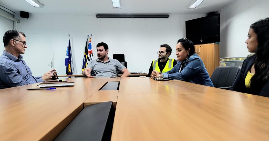 Jovens voluntários em Araraquara promovem zeladoria urbana e inspiram cidadania