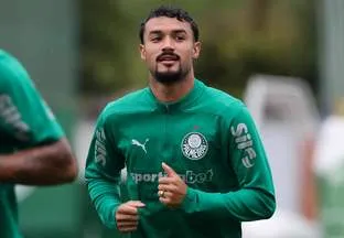 Jefté, lateral do Palmeiras, realiza cirurgia no joelho