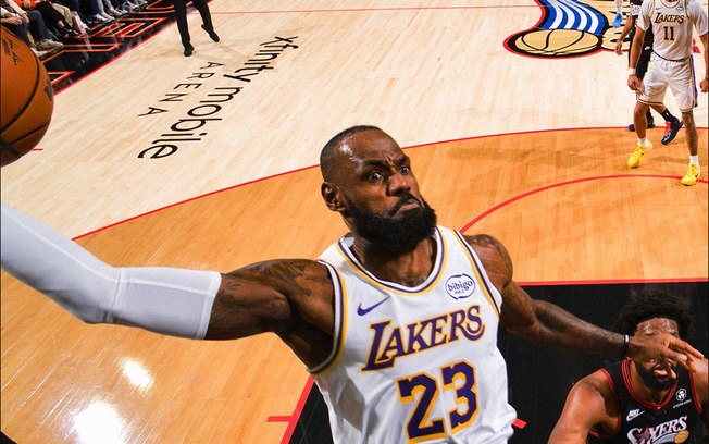 LeBron James encerra ciclo no Los Angeles Lakers e abre caminho para jogar com Curry no Golden State Warriors