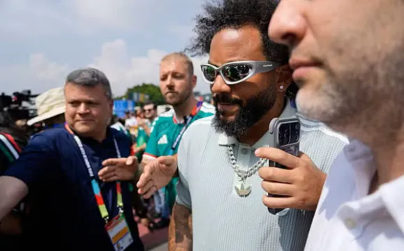 Marcelo é escoltado no México em meio a tumulto na abertura da Copa