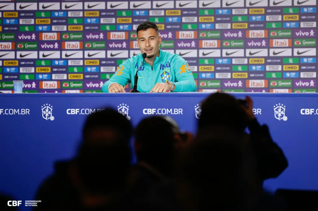 Martinelli se candidata a substituir Raphinha na seleção brasileira