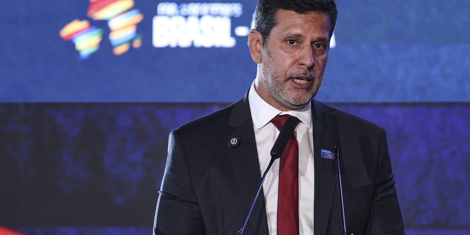 MEC anuncia menor taxa de analfabetismo no Brasil, impulsionada por políticas de educação