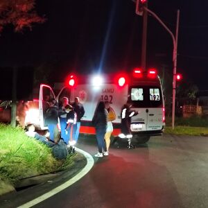 Motoboy ferido em colisão na Washington Luís em São Carlos
