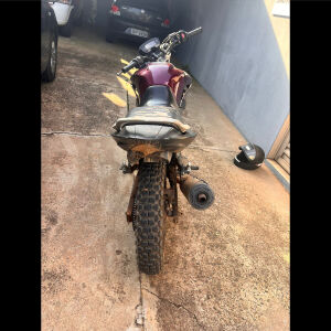 Motocicleta adulterada é apreendida em estrada rural de Analândia