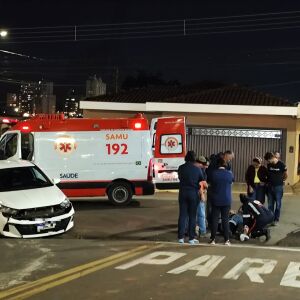 Motociclista sofre ferimentos em acidente com carro na Vila Carmen