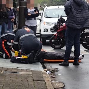 Motociclista se fere em colisão traseira na Vila Prado