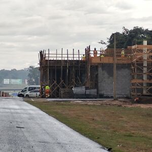 Nova base da Polícia Rodoviária em construção na Washington Luís, em São Carlos